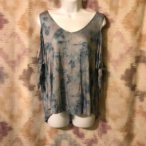 Cloud Chaser cold shoulder top